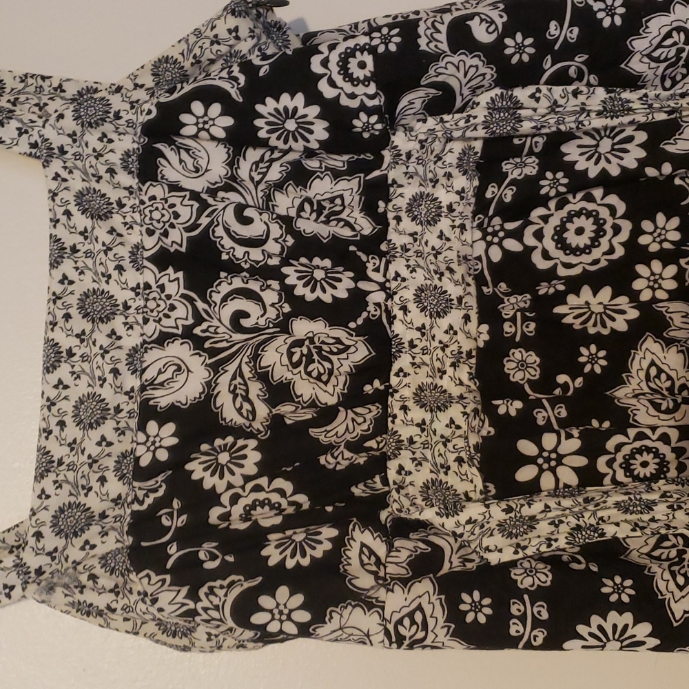 Faith Love Passion. Size 3 black and white floral mid length dress. - Picture 4 of 4
